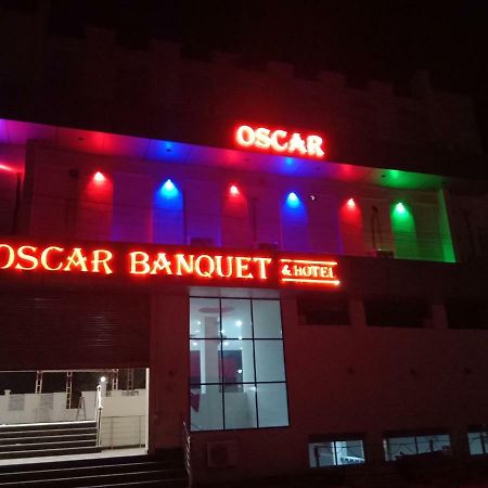 Oscar Banquet And Hotel Kālka 外观 照片