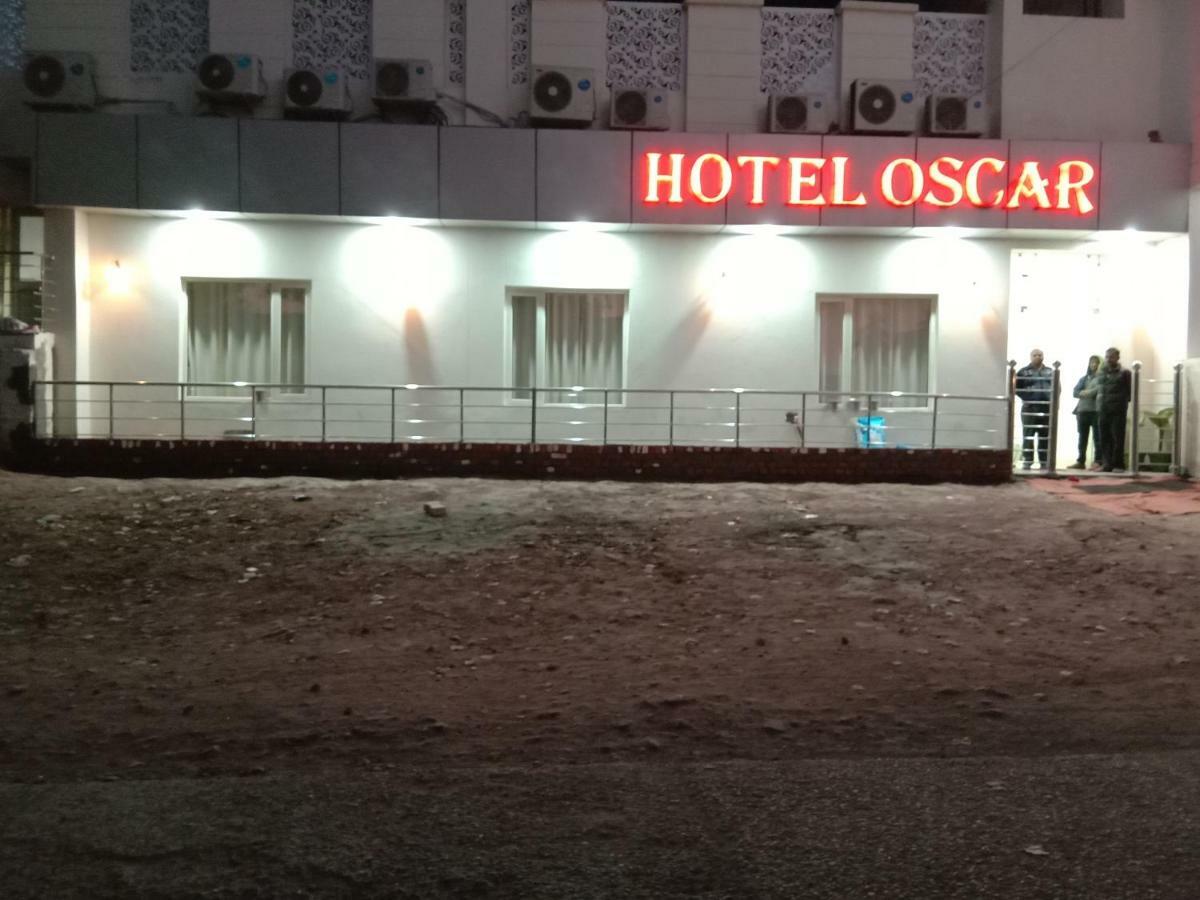 Oscar Banquet And Hotel Kālka 外观 照片